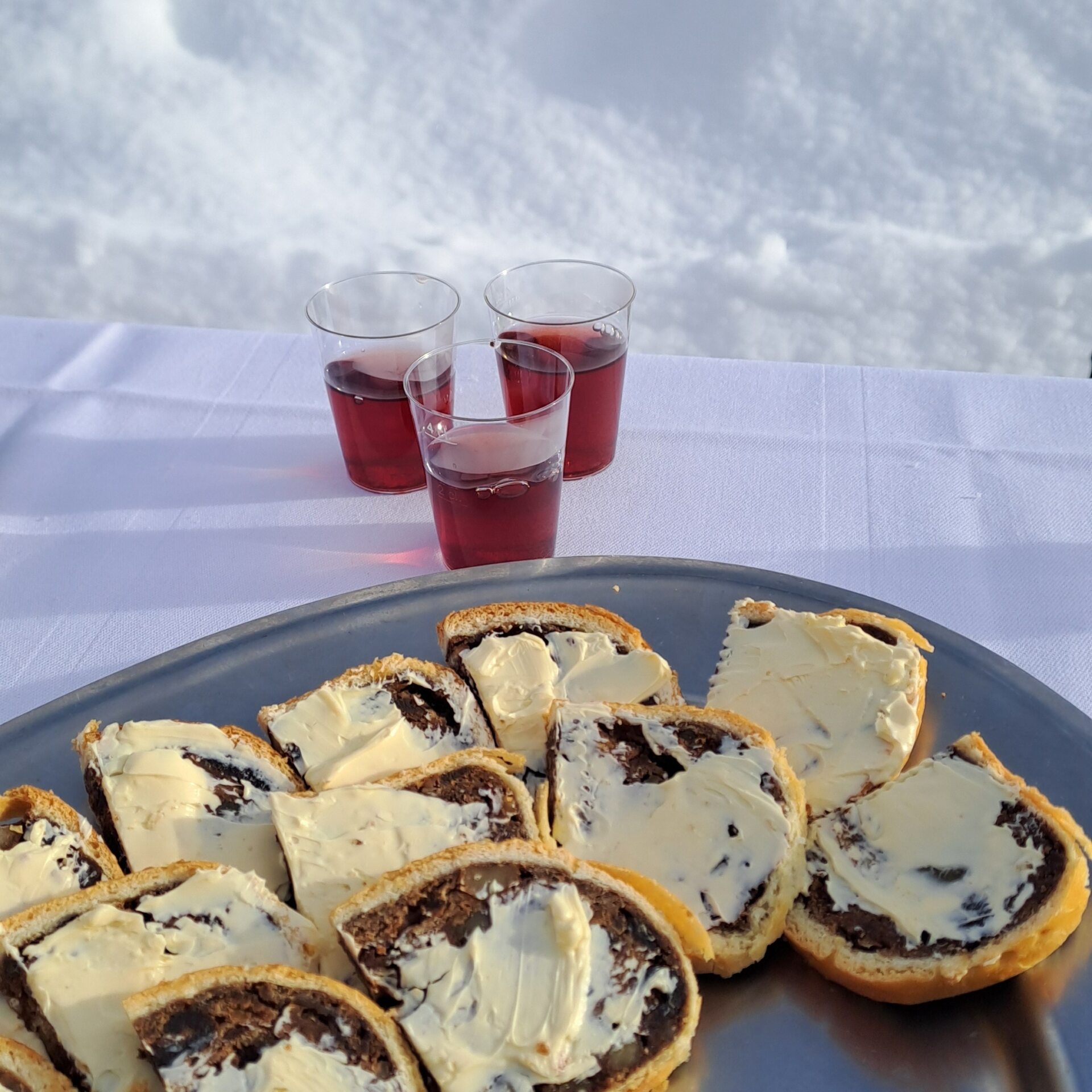 Röteli mit Birrabrot am Neujahrsapéro